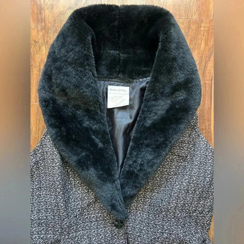 Monroe and Main Women’s Size 8 Mini Dress With Faux Fur Collar - Picture 4 of 7